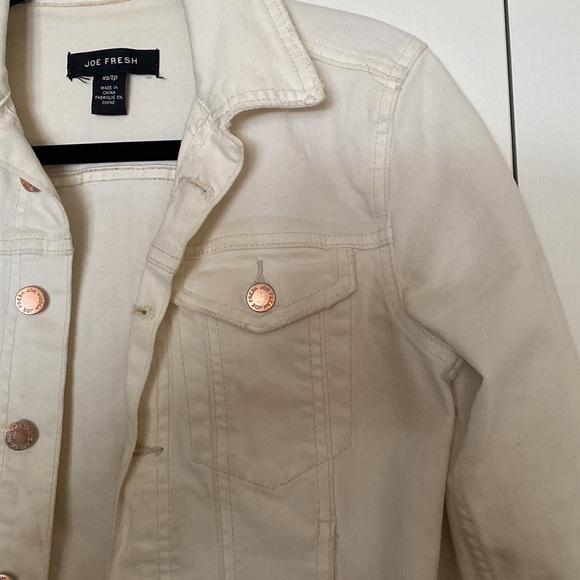 Cream cropped jean jacket - Picture 3 of 4